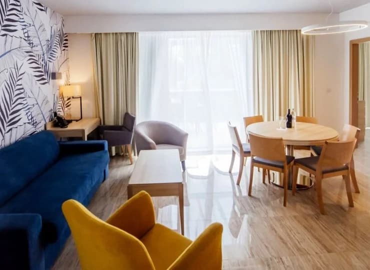 Apartamenty są klimatyzowane, z balkonem