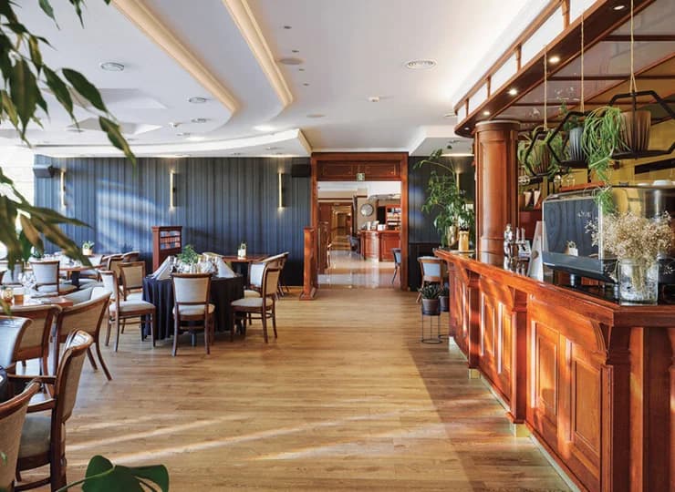 Kulinarną ofertę uzupełnia bar