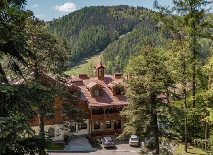 Hotel mieści się w sercu malowniczych Pienin