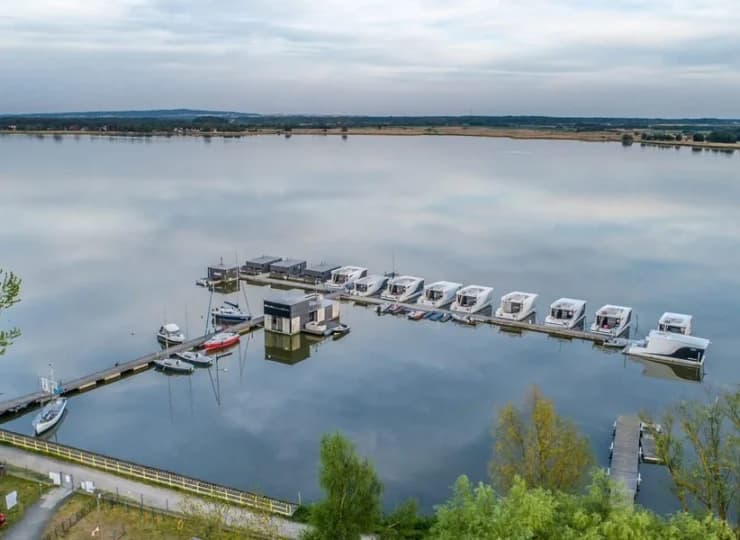 HT Houseboats to domki na wodzie w Mielnie