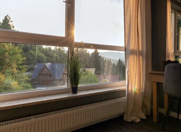 Widok z apartamentu K42 w apartamentowcu Kiczora
