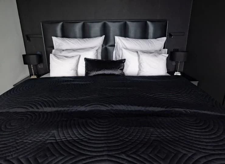Designerskie wnętrze apartamentu zapewnia luksusowy wypoczynek na Mazurach