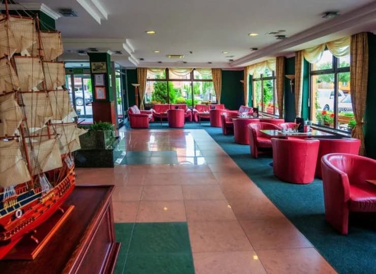 Udogodnienia hotelu pozwalają spędzać komfortowy pobyt nad morzem
