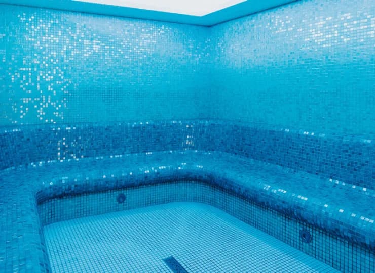 Dostępna jest sauna sucha, infrared oraz łaźnia parowa
