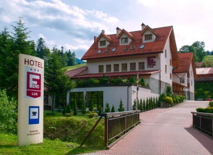 Na spacery i górskie wędrówki zachęca rozbudowana sieć szlaków turystycznych