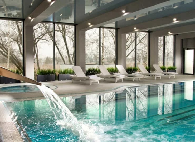 Hotel Navigator oddaje do dyspozycji gości 12-metrowy basen
