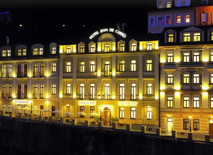 Hotel Wellness Jean de Carro**** jest położony w samym sercu uzdrowiska