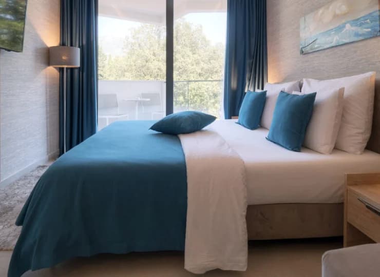 4-gwiazdkowy hotel Montenegro oferuje przyjemnie urządzone i komfortowe pokoje