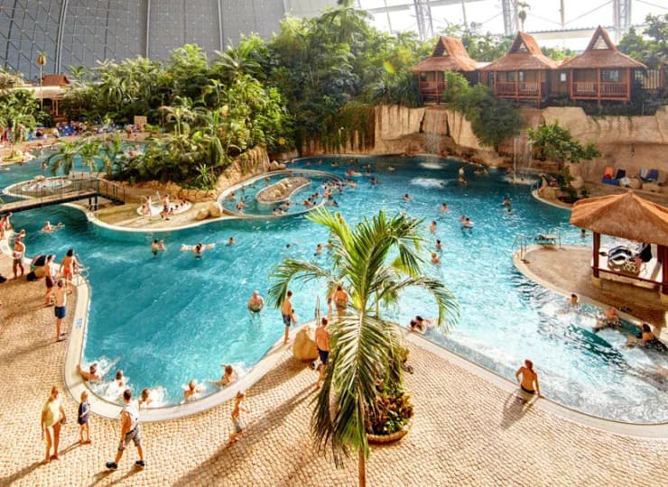 Tropical Islands to potężny całoroczny resort wodny w Niemczech