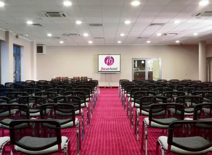 Hotel dysponuje salami konferencyjnymi