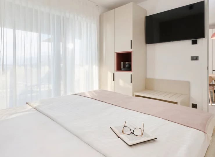 W każdym apartamencie jest co najmniej 1 sypialnia
