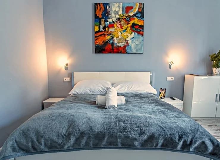 Apartamenty mieszczą się w odrestaurowanej kamienicy