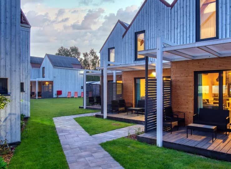 To kompleks nowoczesnych i komfortowych domków z klimatyzacją