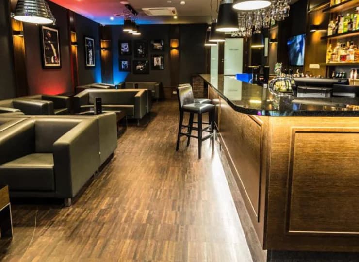 Wieczorową porą w obiekcie działa Bar Single Malt