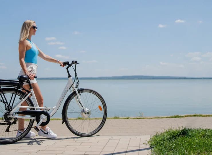 W hotelu jest wypożyczalnia rowerów