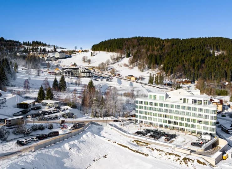 Czarna Góra Resort to całoroczny ośrodek dla miłośników aktywnego wypoczynku