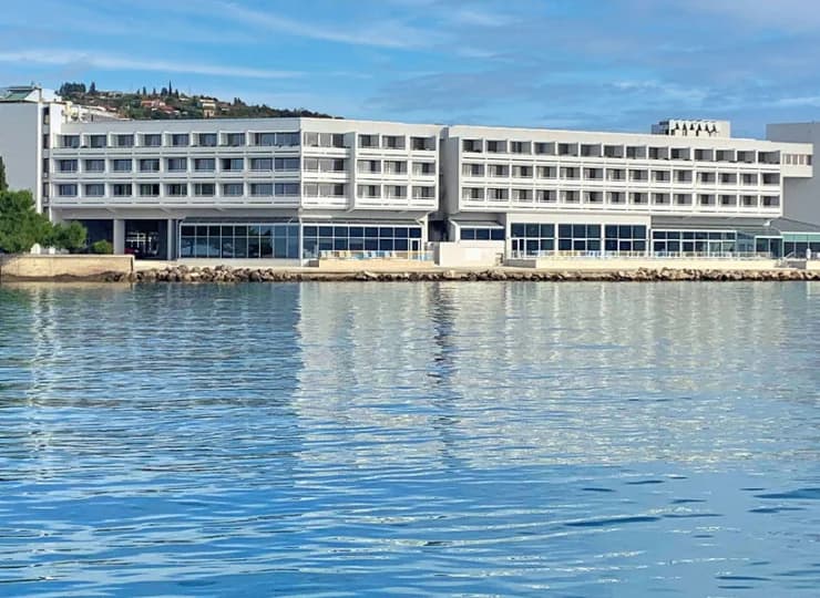 Mieści się w Portoroż - najpopularniejszym kurorcie Słowenii