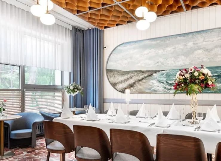 W hotelu jest restauracja Wodnik
