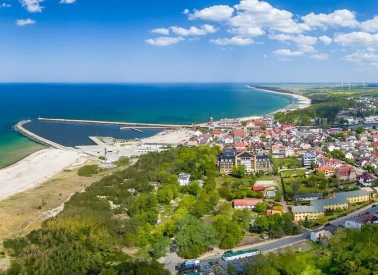 Od hotelu jest tylko 2 minuty pieszo do piaszczystej plaży