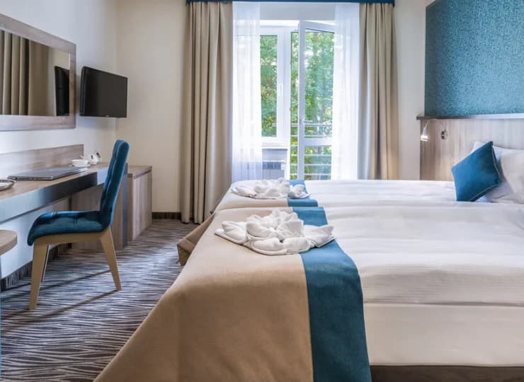 Hotel Krasicki*** proponuje 76 wygodnie urządzonych i przestronnych pokoi