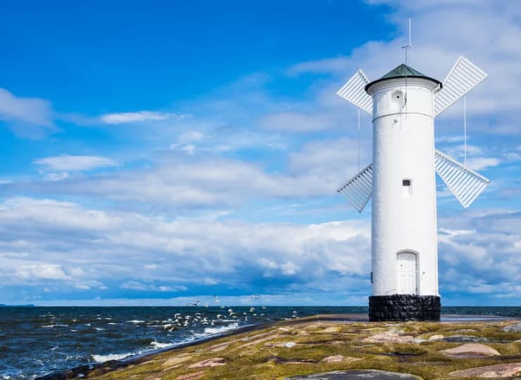 Plażą można dojść do słynnej świnoujskiej Stawa Młyny