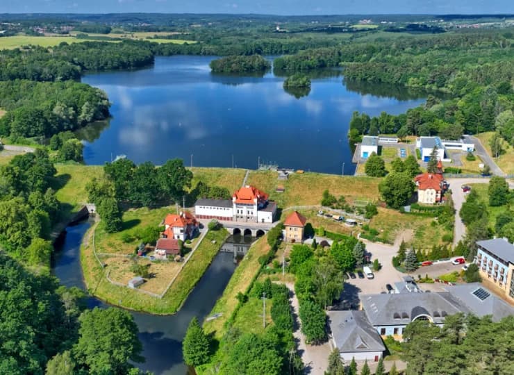 To zaciszne miejsce z wyjątkowo rodzinną atmosferą, blisko obwodnicy Trójmiasta