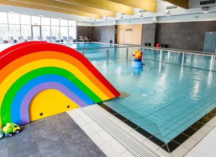 Dla najmłodszych przygotowano brodzik ze zjeżdżalnią
