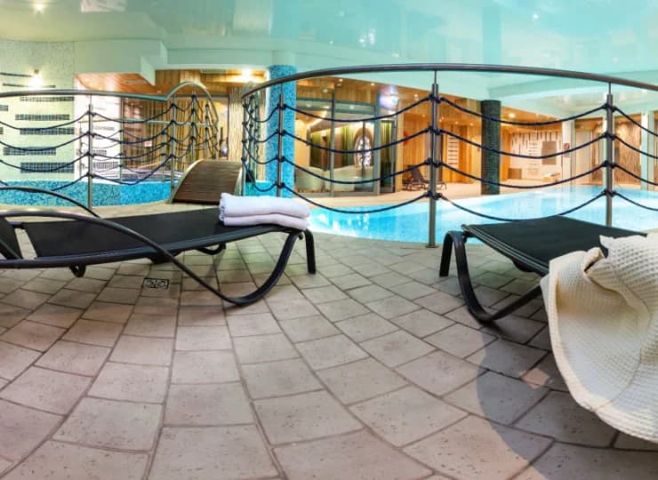 Galaxy to komfortowy hotel z basenem w doskonałej lokalizacji