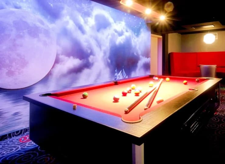 Moon Club jest propozycją hotelu na wieczorne i nocne zabawy
