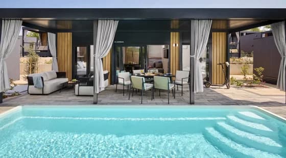 Amber Luxury z basenem