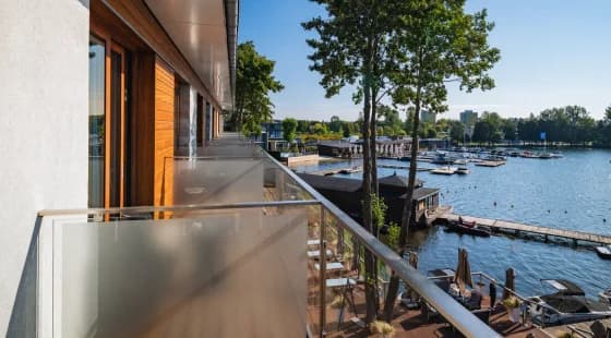 Standard LAKE VIEW