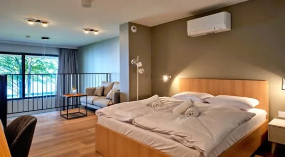 Apartament z antresolą 2+2 las