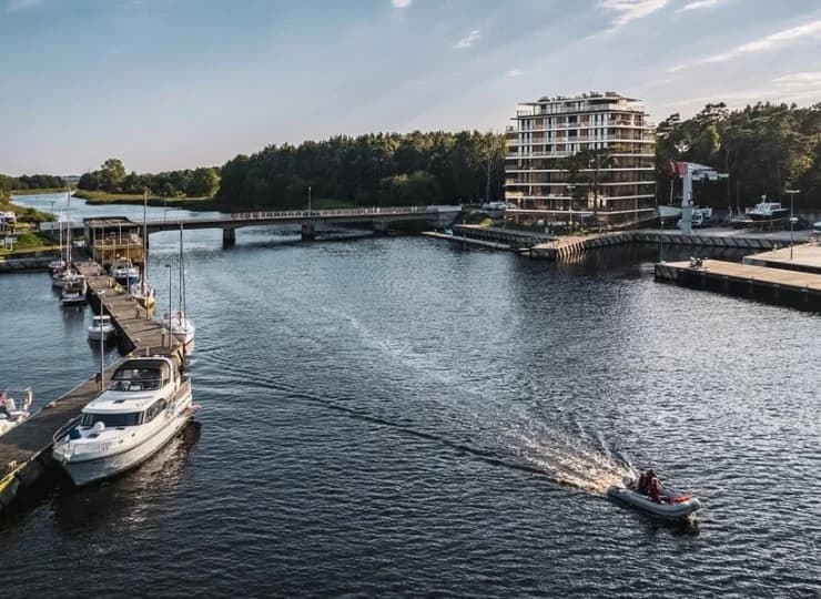 Budynek apartamentów jest wyjątkowo położony