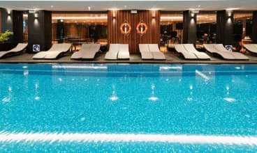Grand Hotel Tiffi to hotel bezpośrednio nad jeziorem Jeziorak