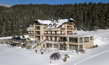 Hotel Green*** jest położony na skraju lasu na Kubińskiej Holi