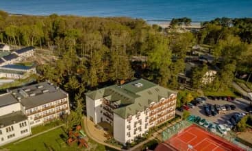 Ośrodek DIUNA jest położony pośród sosnowego lasu, 150 m od plaży