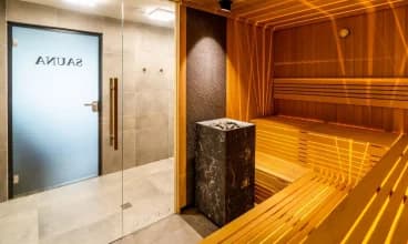 Strefa wellness & SPA oferuje saunę, jacuzzi, gabinet masażu