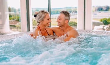 Przez cały rok, niezależnie od pogody można zrelaksować się w jacuzzi
