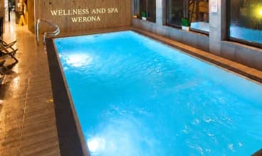 Wellness & Spa Werona*** dysponuje strefą wellness z basenem wewnętrznym