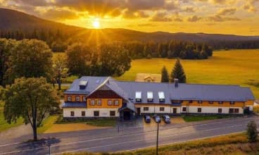 Rejviz to 4-gwiazdkowy hotel w górskiej osadzie, na wysokości 780 m n.p.m.