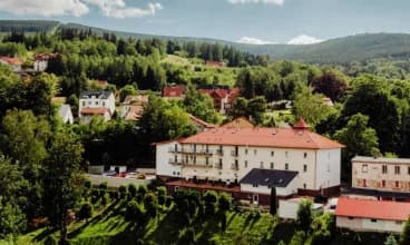 Dobrzyński Resort Hotel*** Nefryt jest malowniczo położony w zielonej okolicy