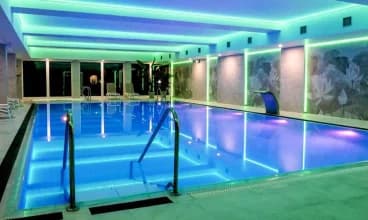 Król Plaza Spa & Wellness to obiekt z basenem w Jarosławcu