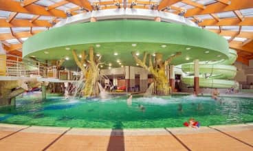 Hungarospa Thermal Hotel*** superior jest połączony z największym kompleksem spa