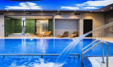Hotel posiada nowoczesne centrum rekreacji z basenem i SPA