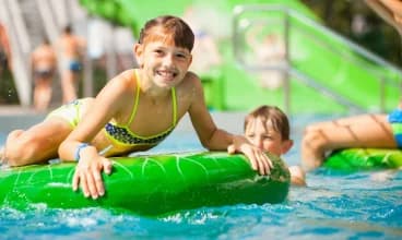 Atrakcje okolicy: Aquapark w Koszalinie to baseny wewnętrzne i zewnętrzne