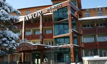 W bliskiej okolicy hotelu znajdują się stoki narciarskie Beskidu Śląskiego