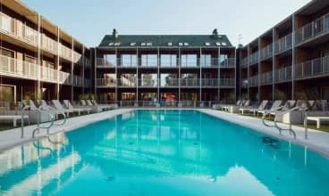 VacationClub Resort Dźwirzyno zaprasza na basen i do komfortowych wnętrz