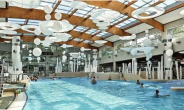 Aquapark znajduje się zaledwie 200 metrów od hotelu