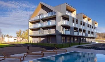 Vista to apartamenty nad Jeziorem Mikołajskim z letnim basenem