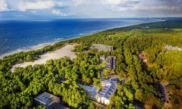 Neptuno to kompleks wypoczynkowy położony tylko 100 m od plaży na dużym terenie